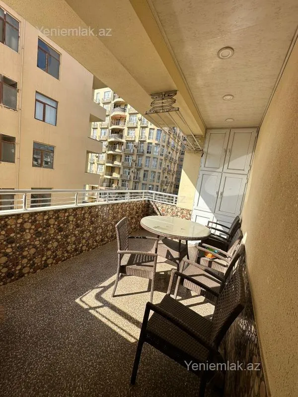 Satılır 5 otaqlı yeni tikili 250 m²