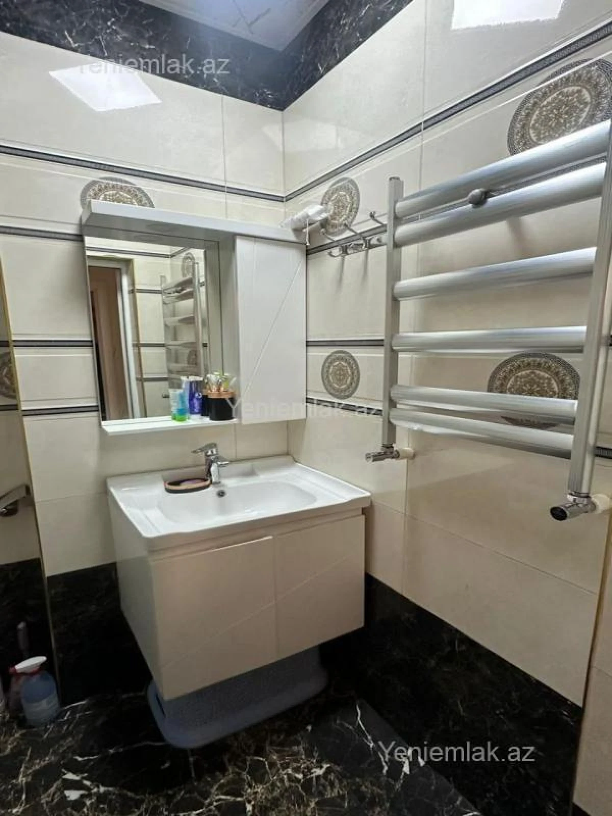 Satılır 2 otaqlı yeni tikili 60 m²