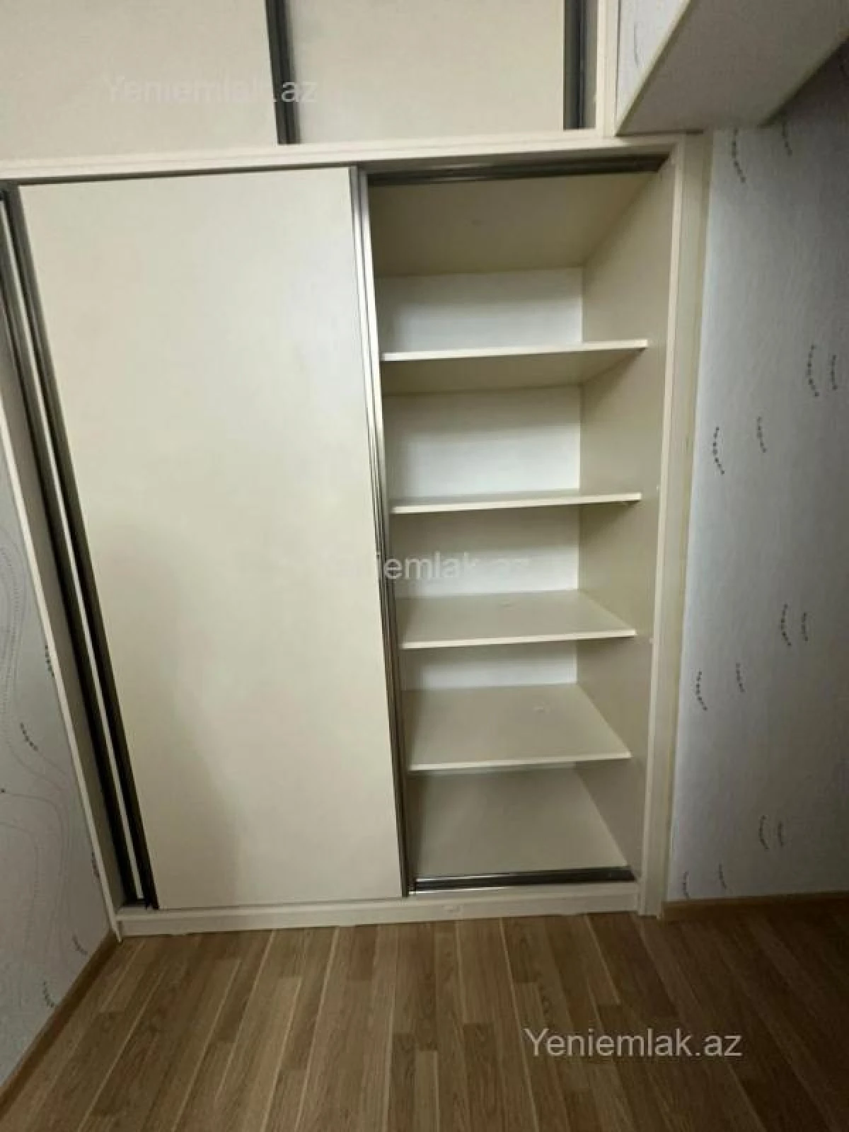 Satılır 2 otaqlı yeni tikili 60 m²