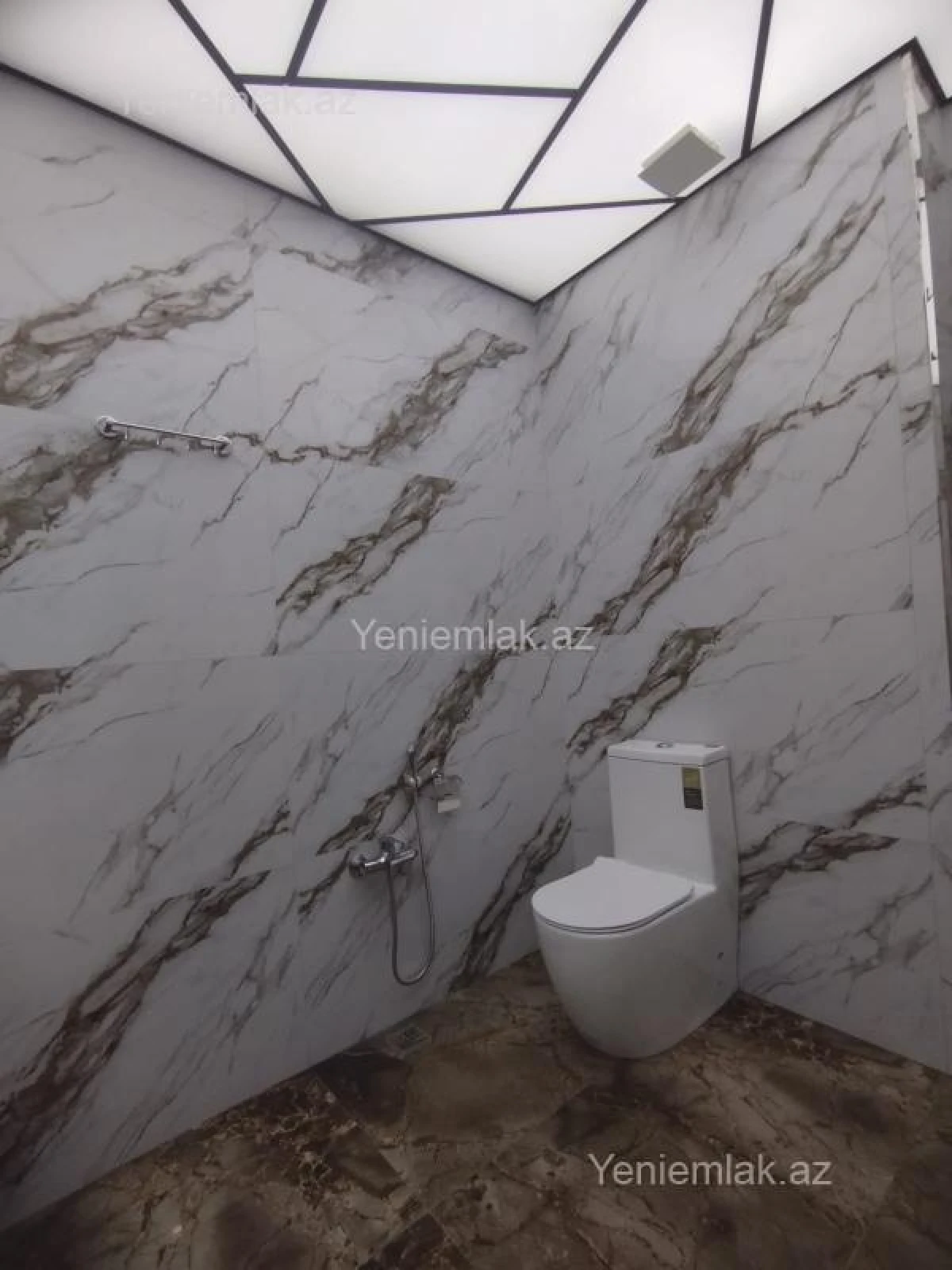 Satılır 2 otaqlı yeni tikili 65 m²