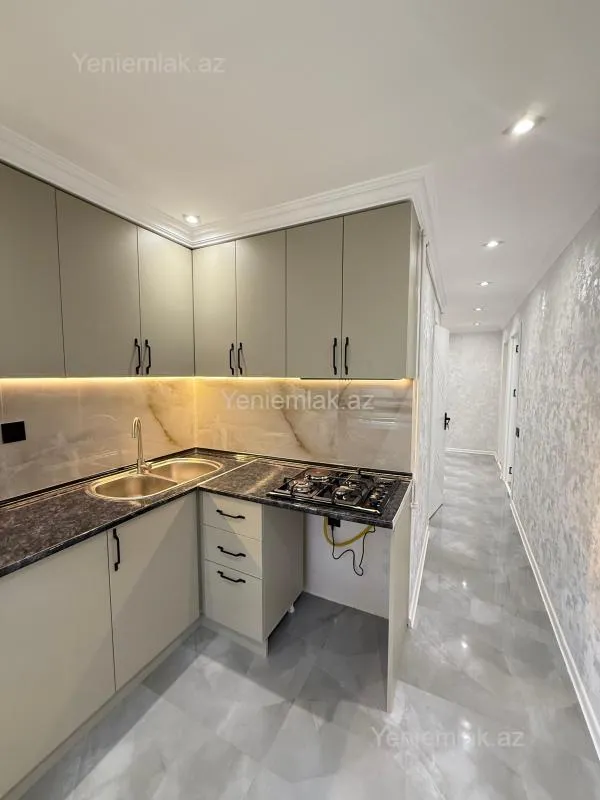 Satılır 3 otaqlı köhnə tikili 75 m²