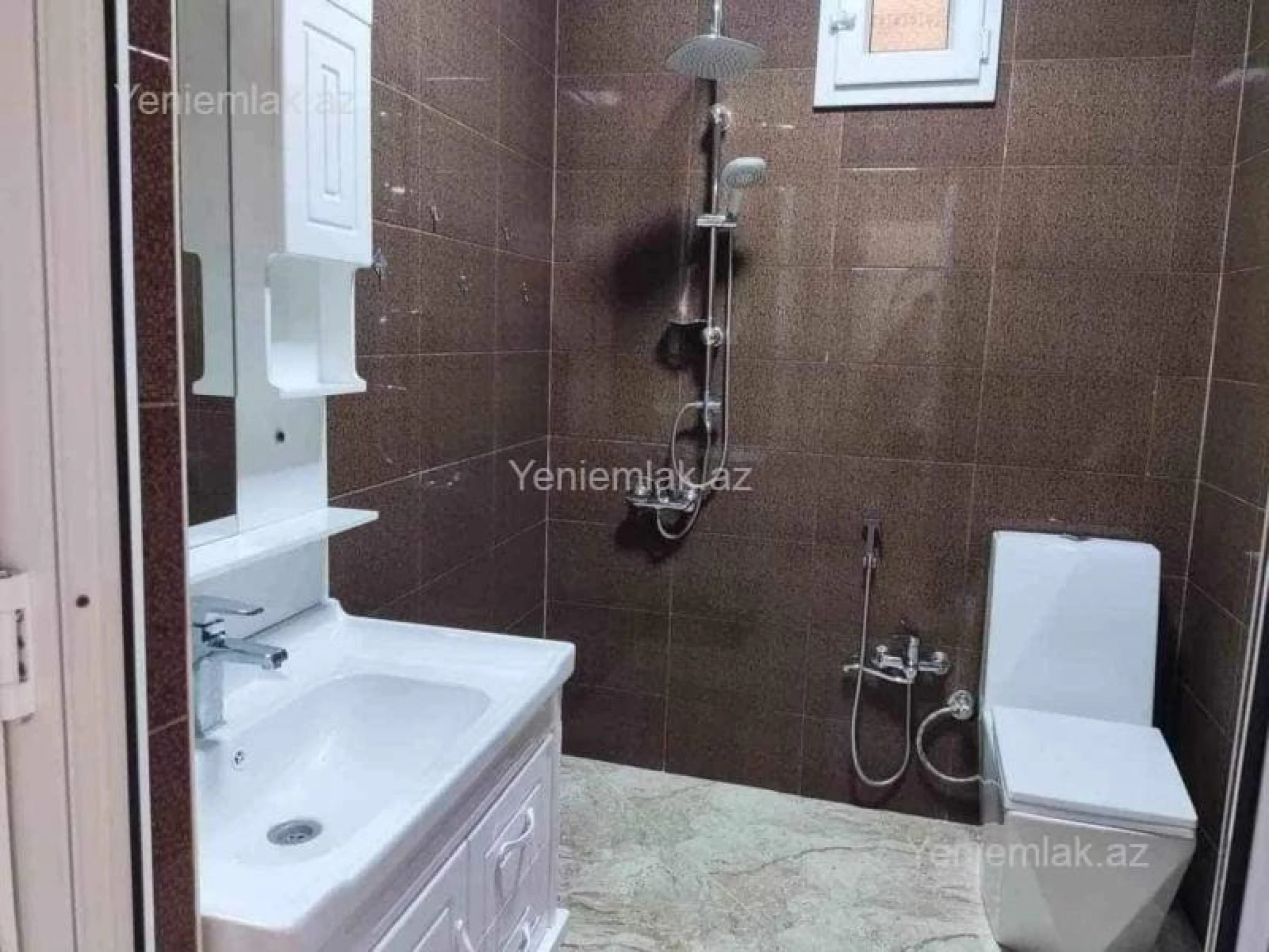Satılır 4 otaqlı həyət evi 100 m²