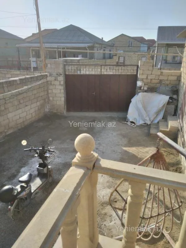 Satılır 4 otaqlı həyət evi 140 m²