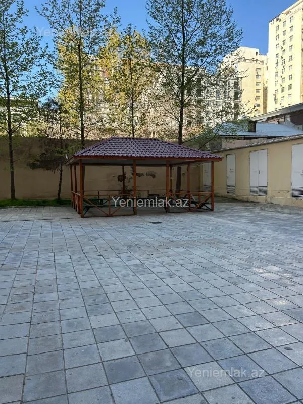 Satılır 3 otaqlı yeni tikili 135 m²
