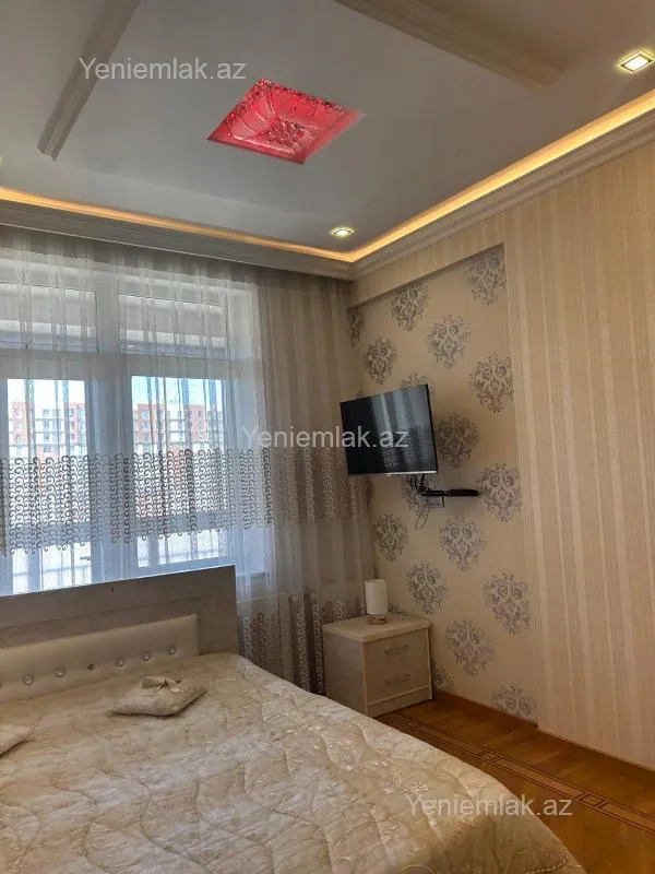 Satılır 3 otaqlı yeni tikili 135 m²