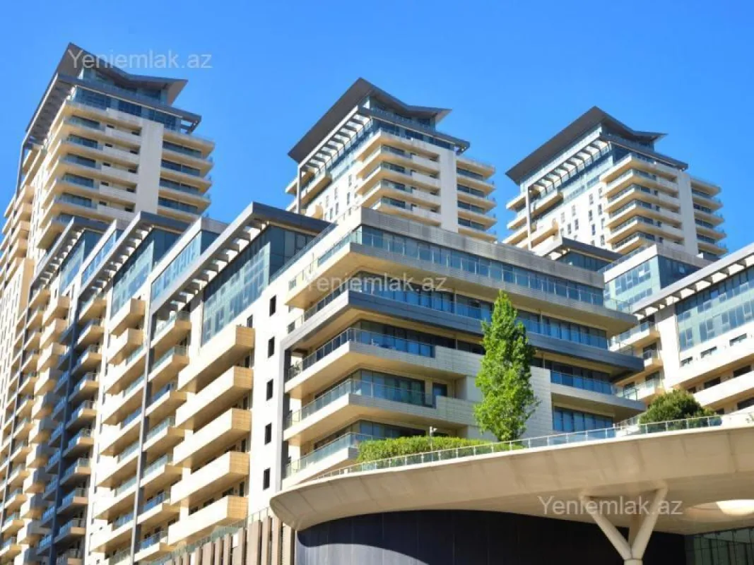 Satılır 4 otaqlı yeni tikili 180 m²
