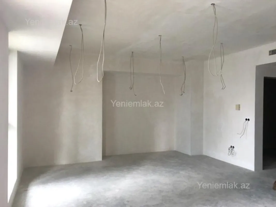 Satılır 4 otaqlı yeni tikili 180 m²