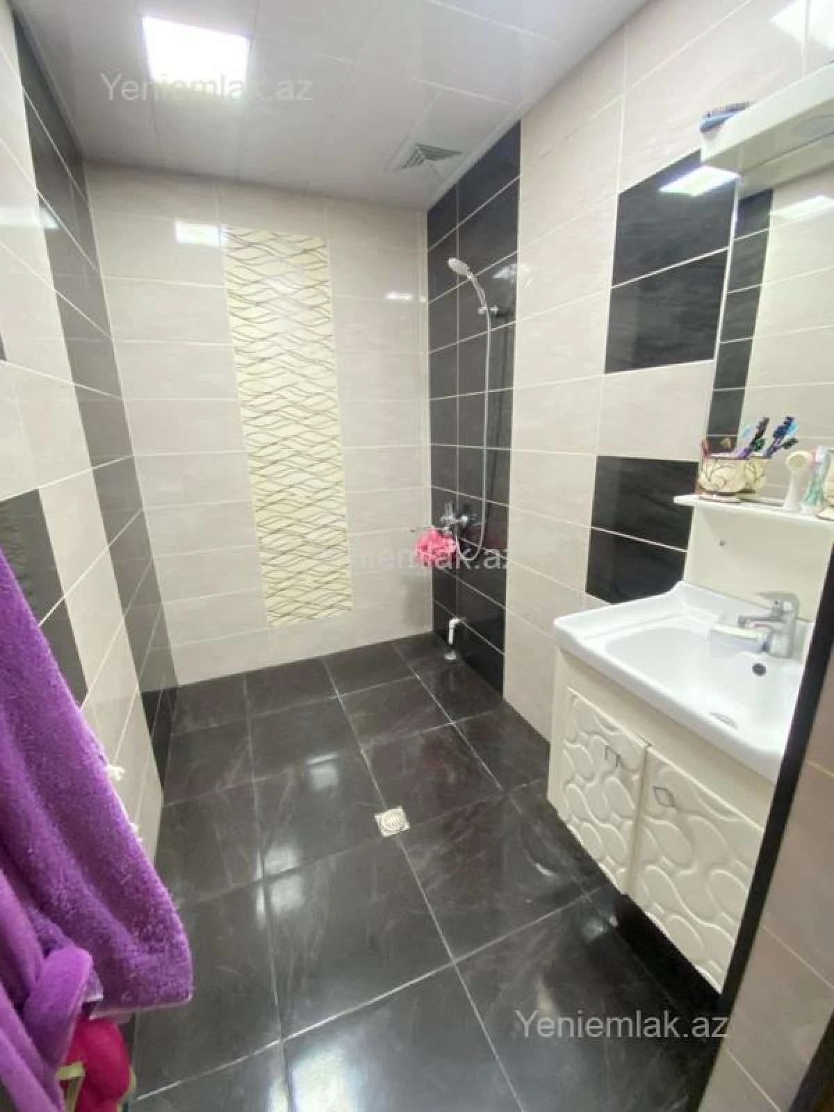 Satılır 3 otaqlı yeni tikili 110 m²