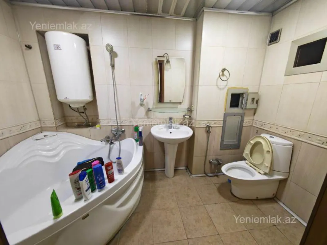 Satılır 3 otaqlı köhnə tikili 88 m²