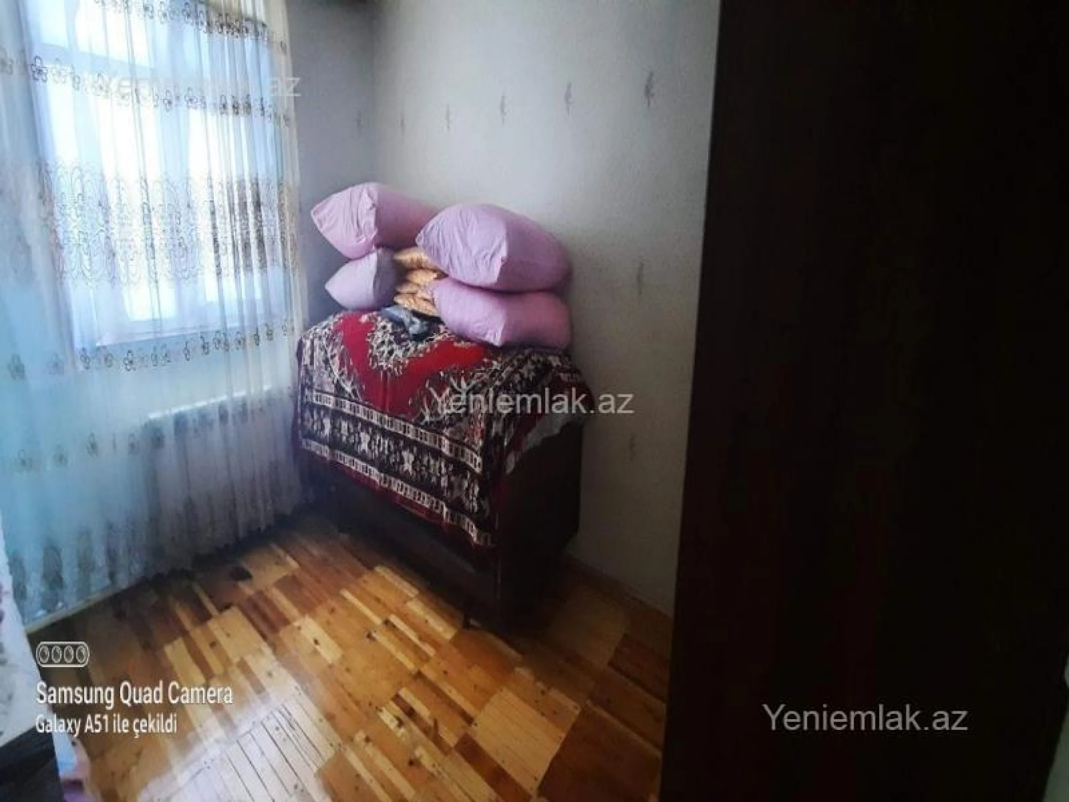 Satılır 4 otaqlı köhnə tikili 90 m²