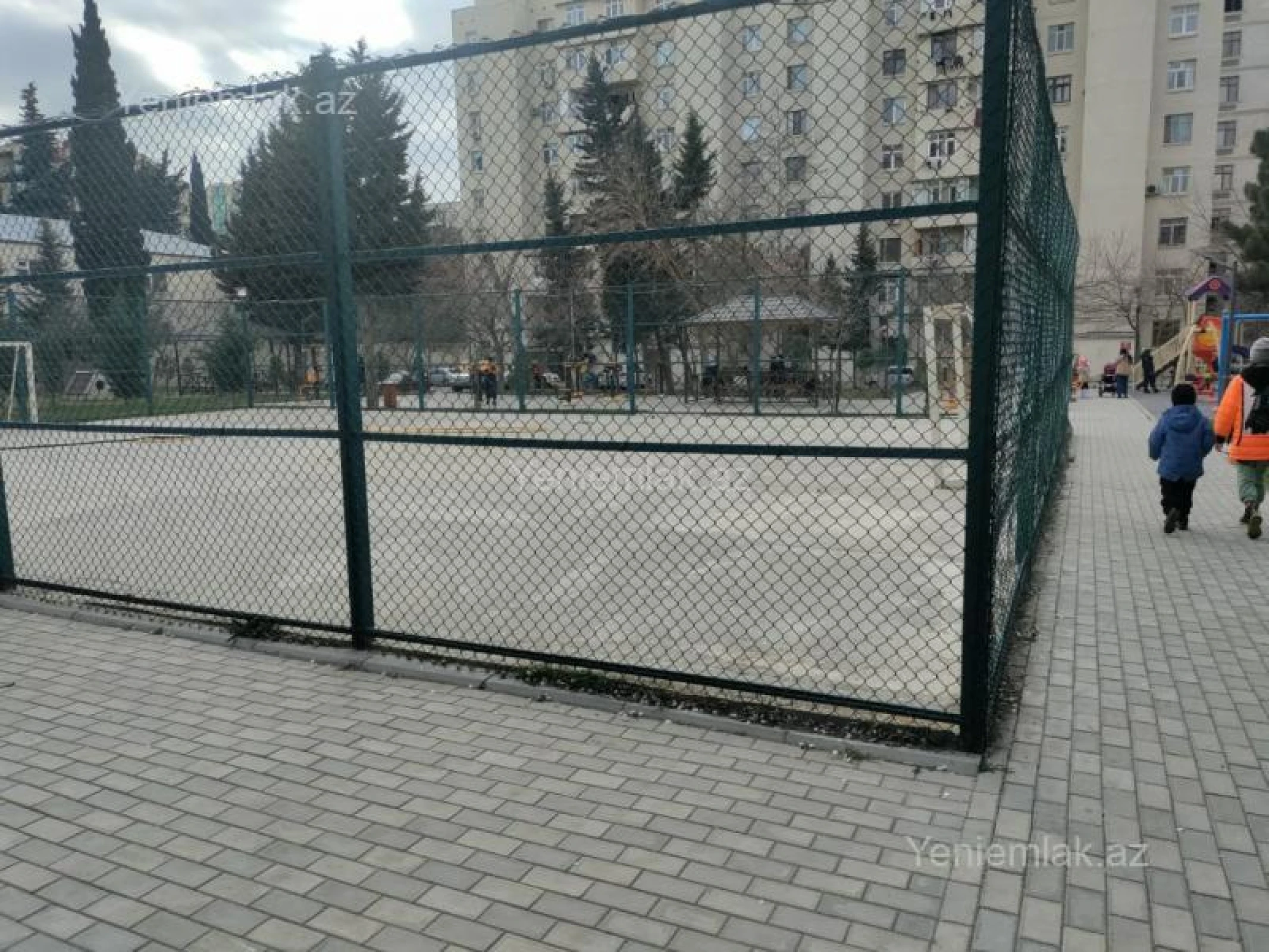 Satılır 3 otaqlı köhnə tikili 60 m²