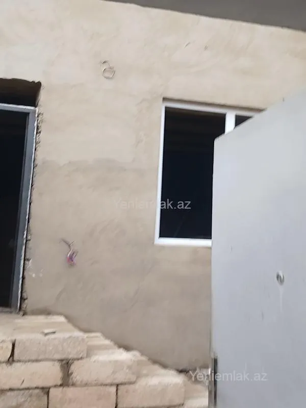 Satılır 2 otaqlı həyət evi 81 m²