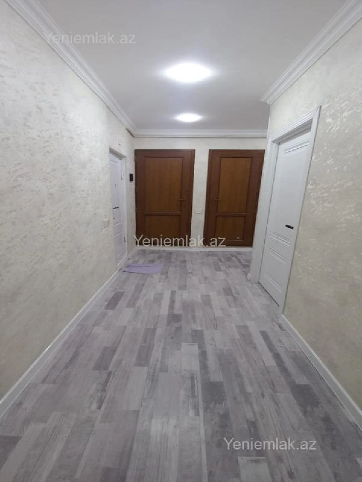 Satılır 2 otaqlı köhnə tikili 75 m²