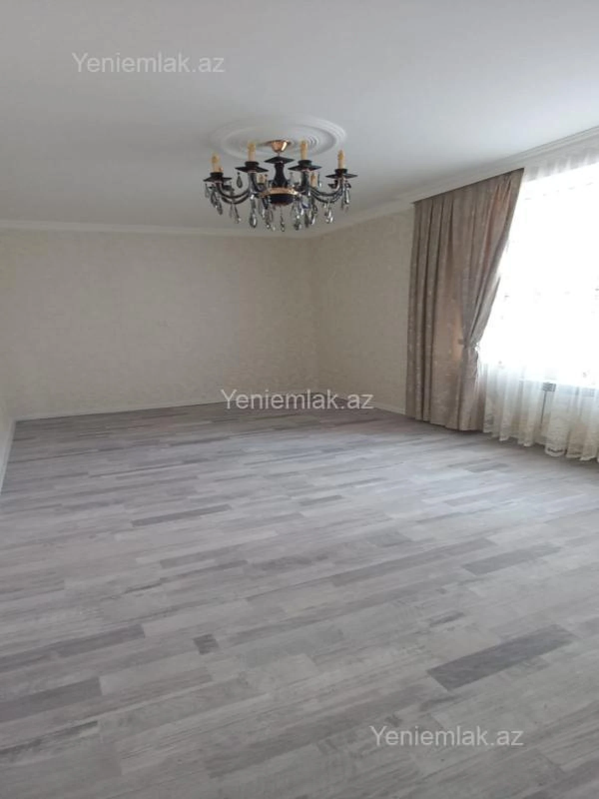 Satılır 2 otaqlı köhnə tikili 75 m²