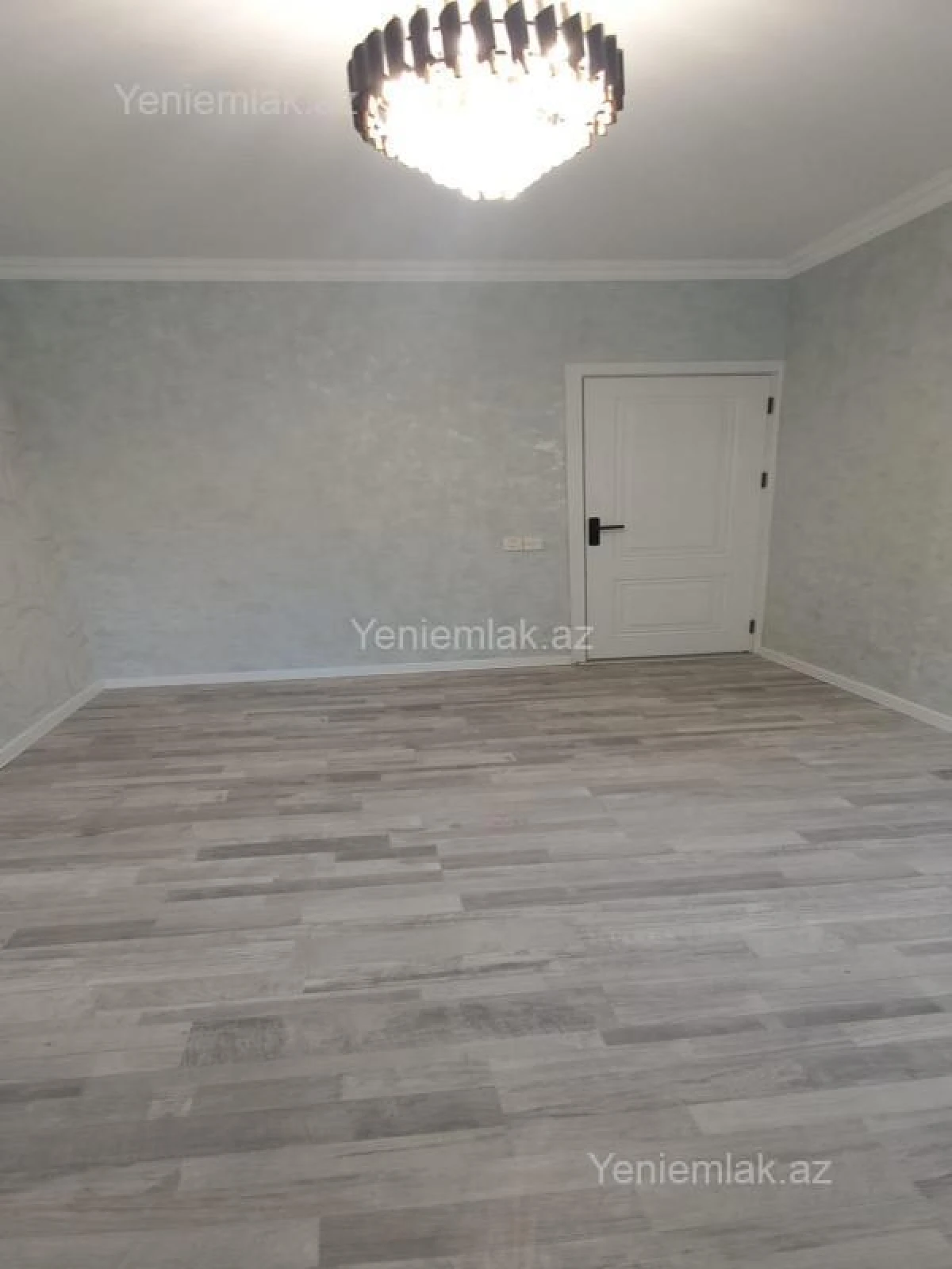 Satılır 2 otaqlı köhnə tikili 75 m²