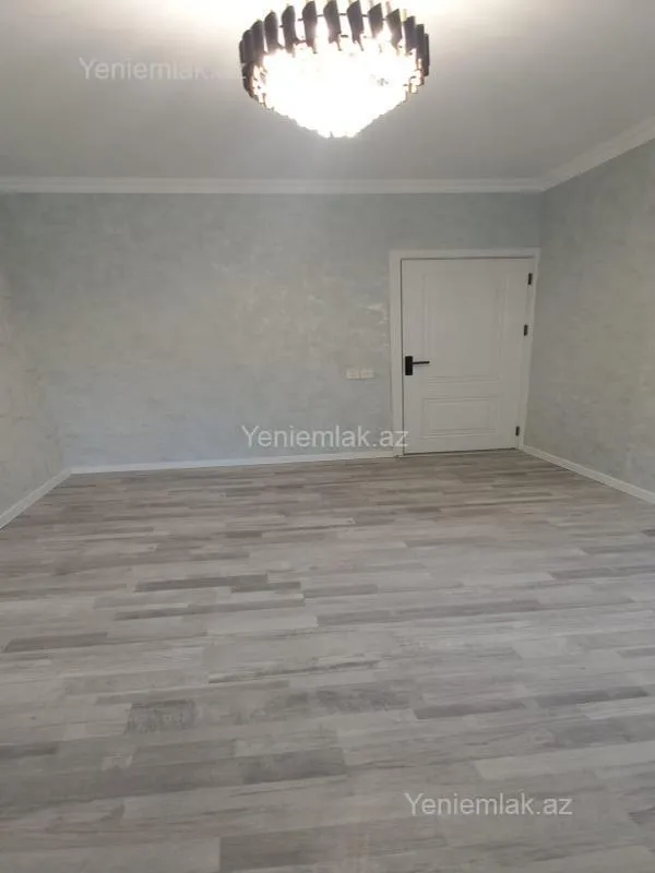 Satılır 2 otaqlı köhnə tikili 75 m²