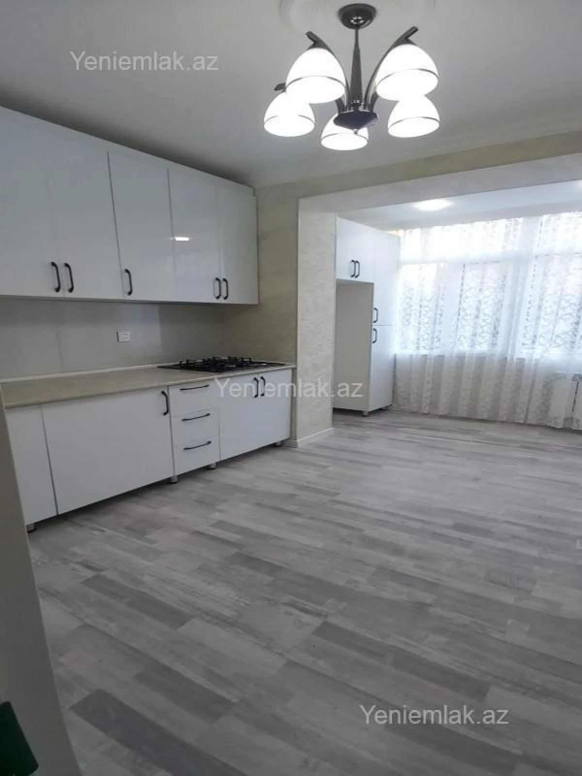 Satılır 2 otaqlı köhnə tikili 75 m²
