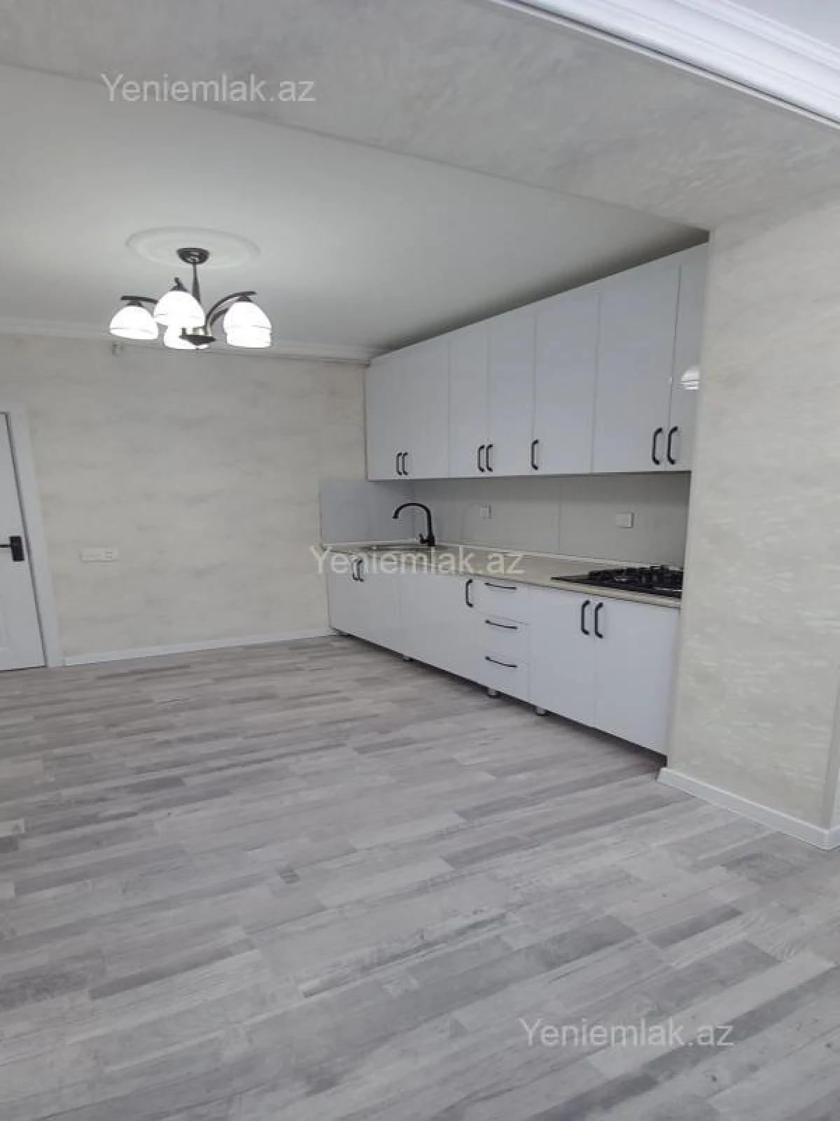 Satılır 2 otaqlı köhnə tikili 75 m²