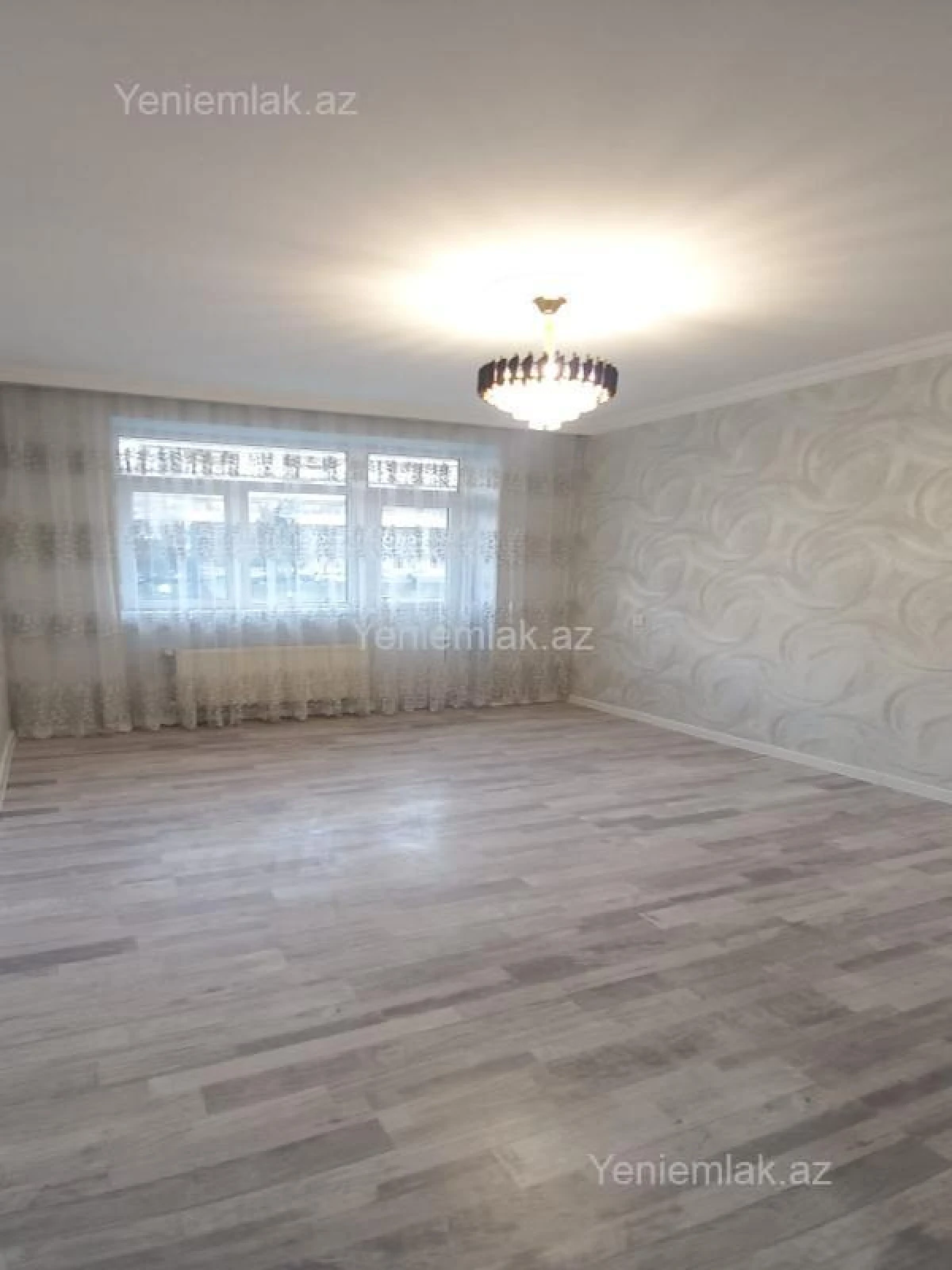 Satılır 2 otaqlı köhnə tikili 75 m²