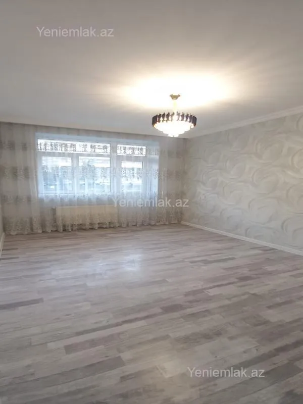 Satılır 2 otaqlı köhnə tikili 75 m²