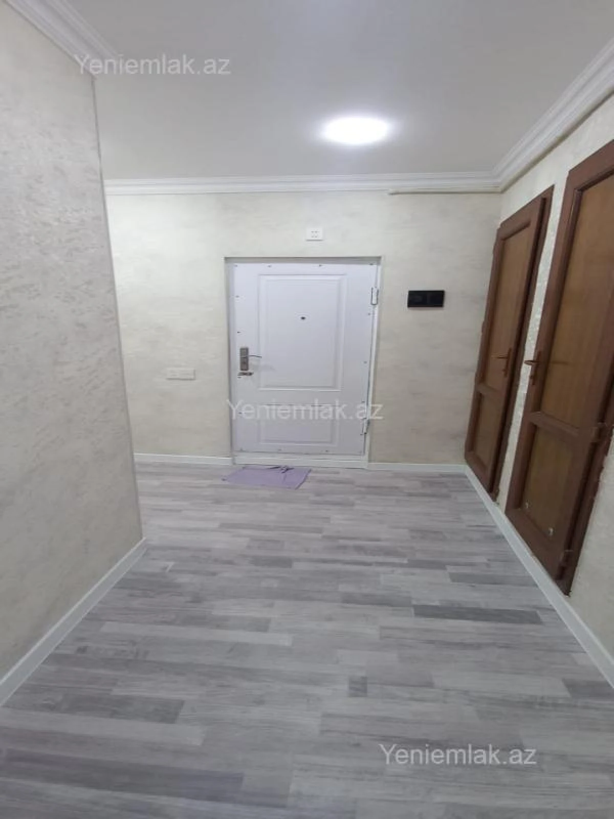 Satılır 2 otaqlı köhnə tikili 75 m²