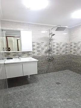 Satılır 2 otaqlı köhnə tikili 75 m²