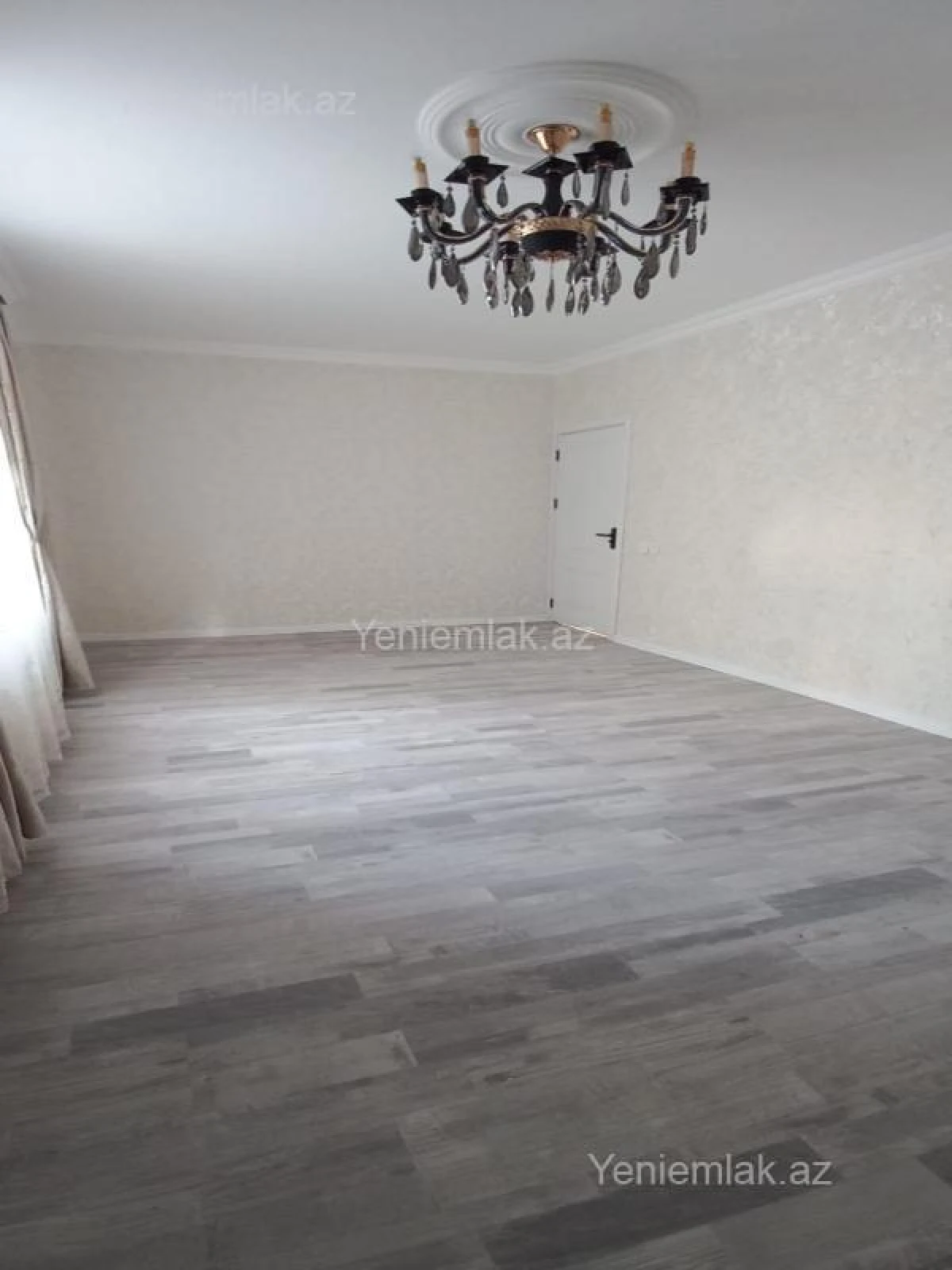 Satılır 2 otaqlı köhnə tikili 75 m²