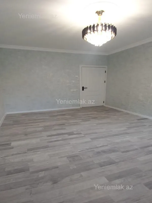 Satılır 2 otaqlı köhnə tikili 75 m²