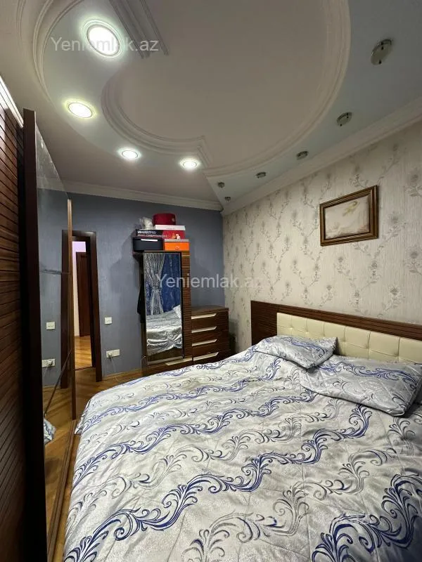 Satılır 3 otaqlı köhnə tikili 80 m²