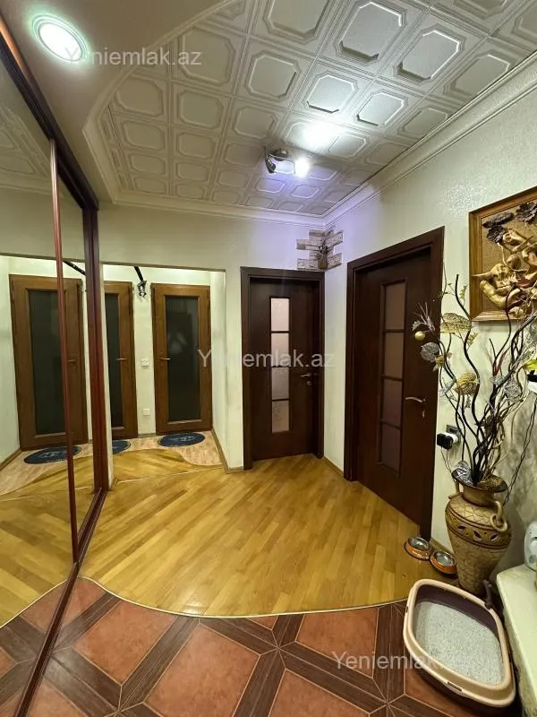 Satılır 3 otaqlı köhnə tikili 80 m²