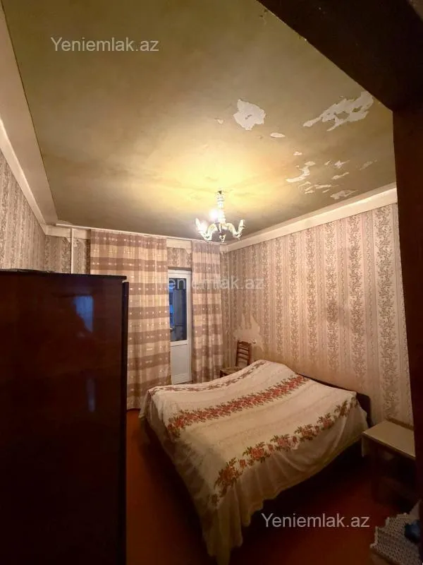 Satılır 4 otaqlı köhnə tikili 99 m²