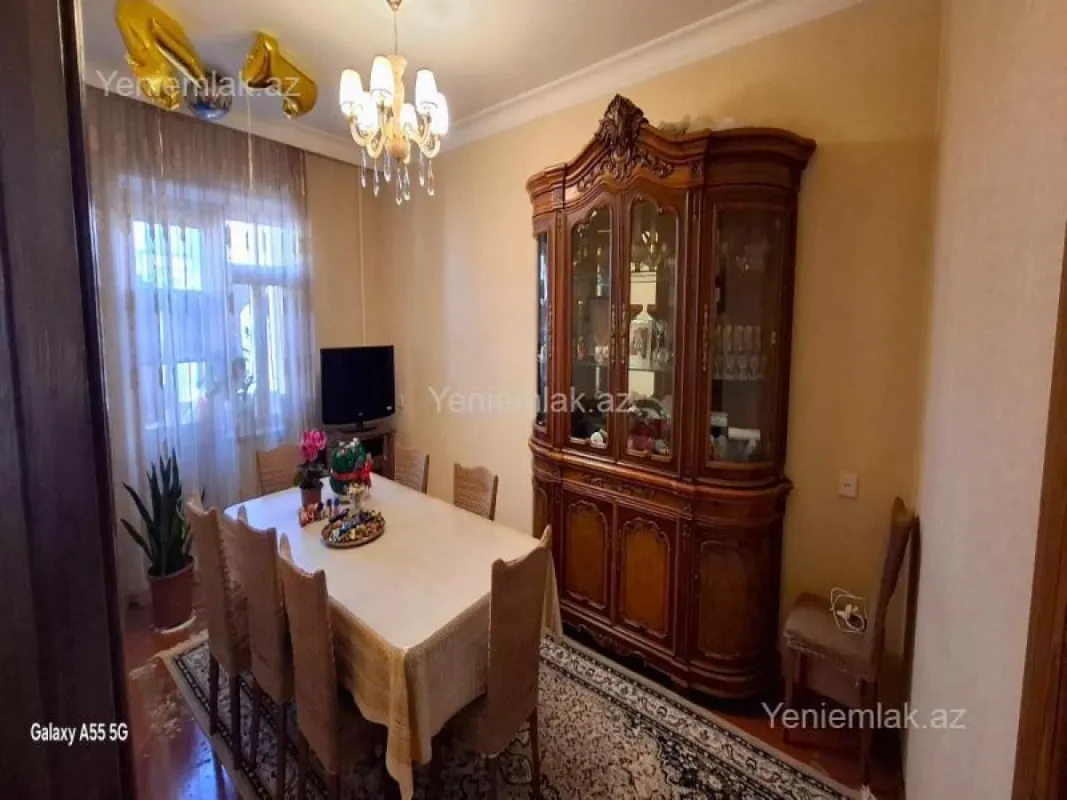 Satılır 4 otaqlı köhnə tikili 99 m²