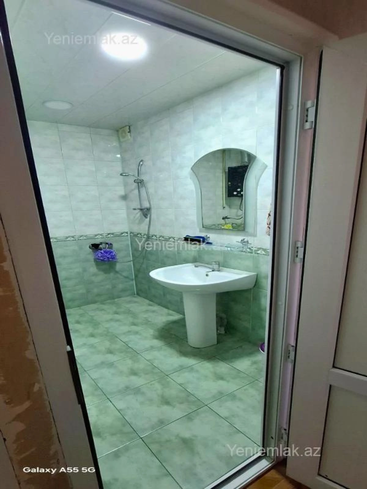 Satılır 4 otaqlı köhnə tikili 99 m²