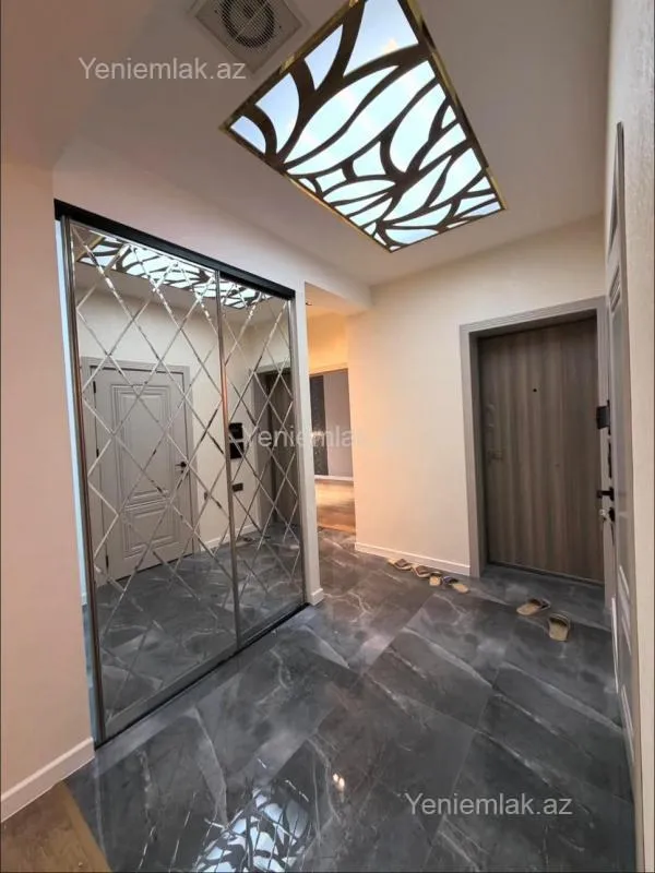 Satılır 3 otaqlı yeni tikili 100 m²