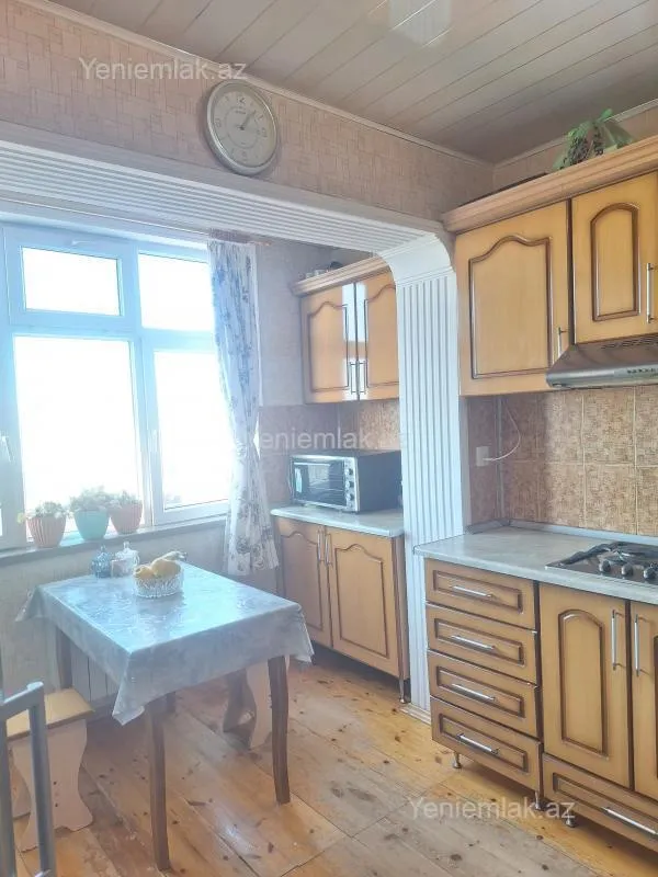 Satılır 2 otaqlı köhnə tikili 60 m²
