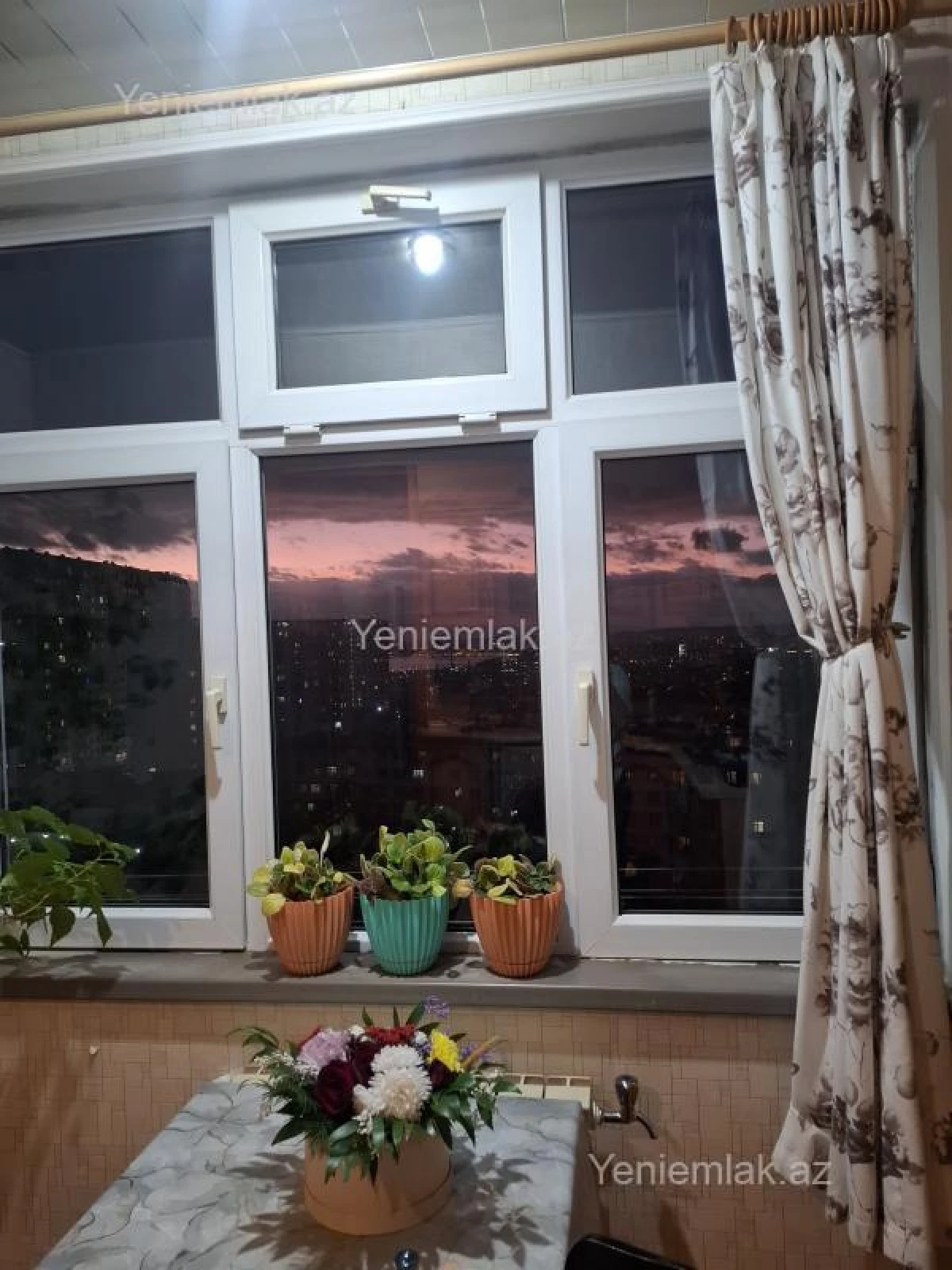 Satılır 2 otaqlı köhnə tikili 60 m²