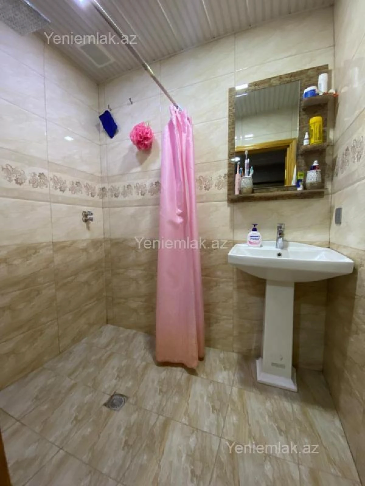 Satılır 2 otaqlı köhnə tikili 60 m²