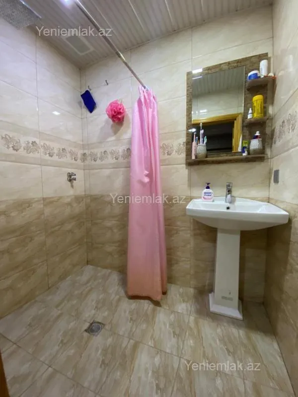 Satılır 2 otaqlı köhnə tikili 60 m²