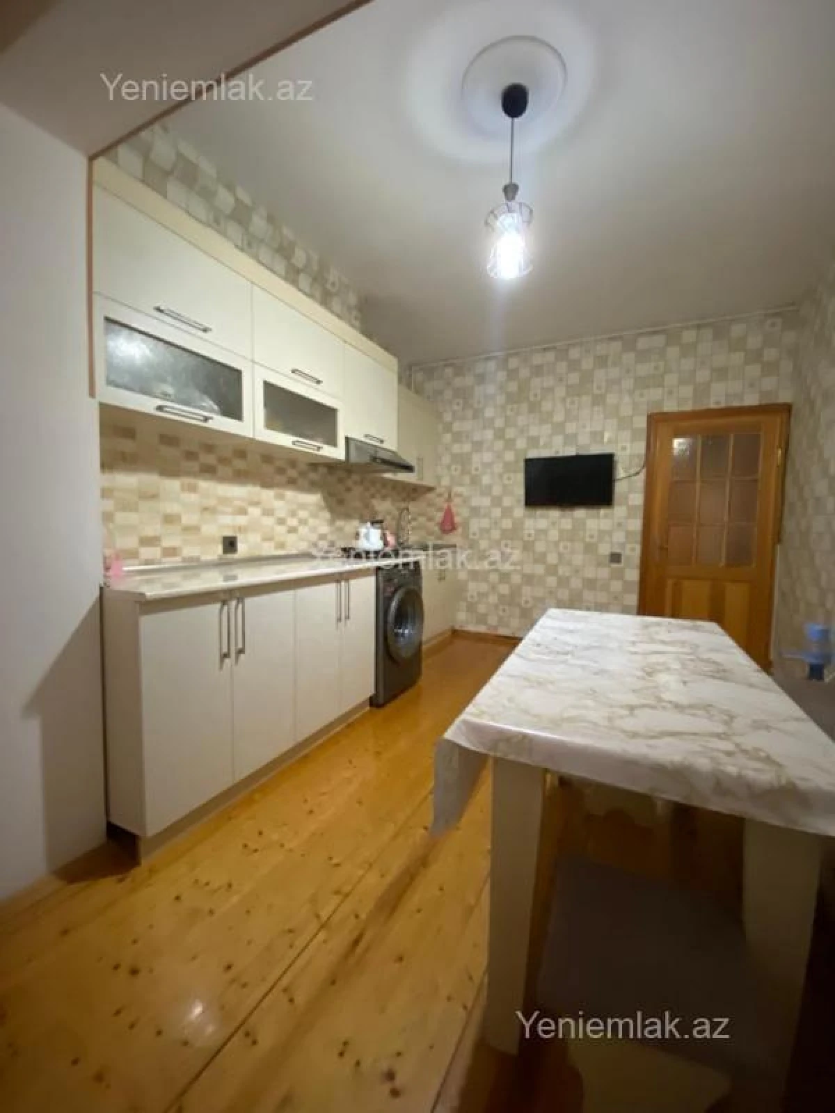 Satılır 2 otaqlı köhnə tikili 60 m²