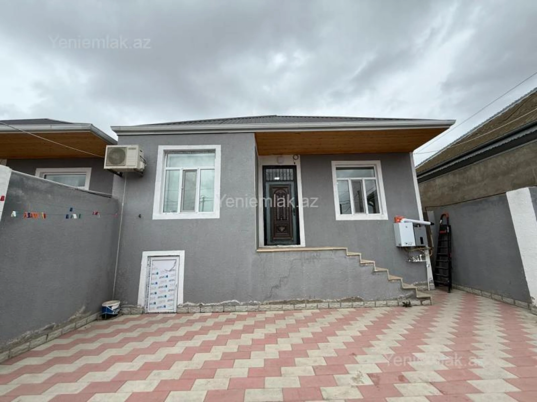 Satılır 4 otaqlı həyət evi 120 m²