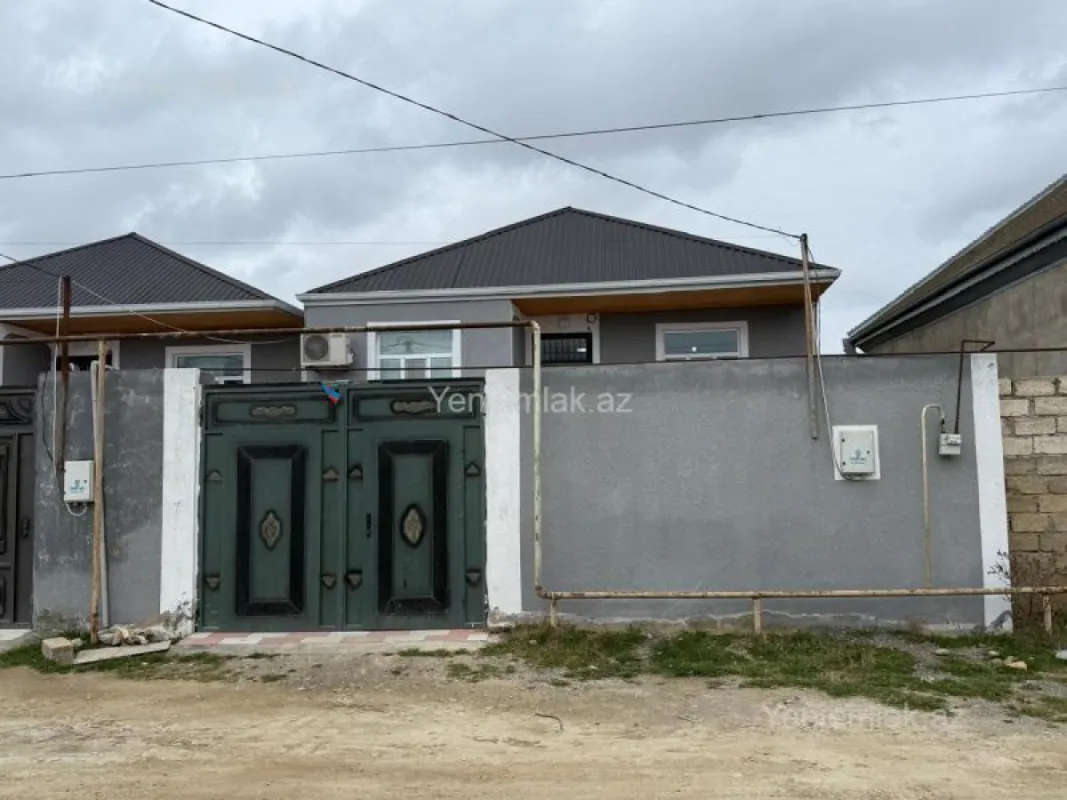 Satılır 4 otaqlı həyət evi 120 m²