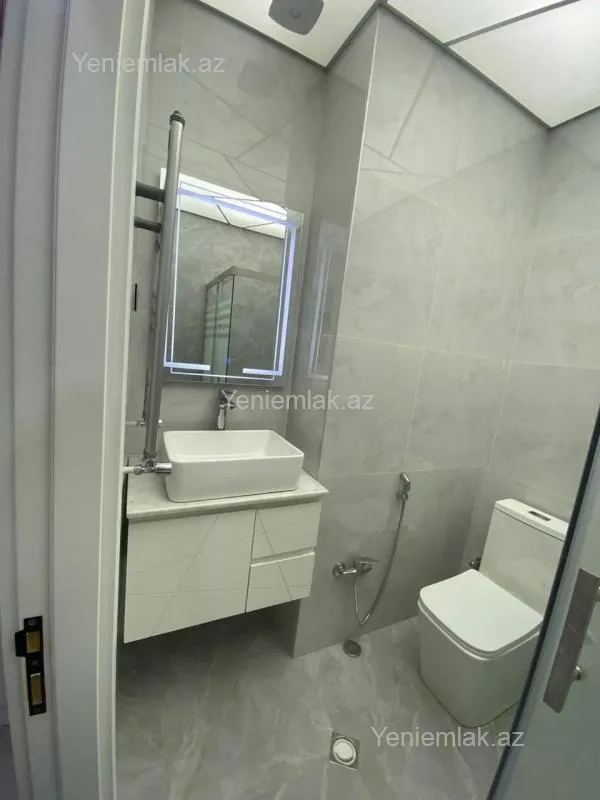 Satılır 2 otaqlı yeni tikili 60 m²