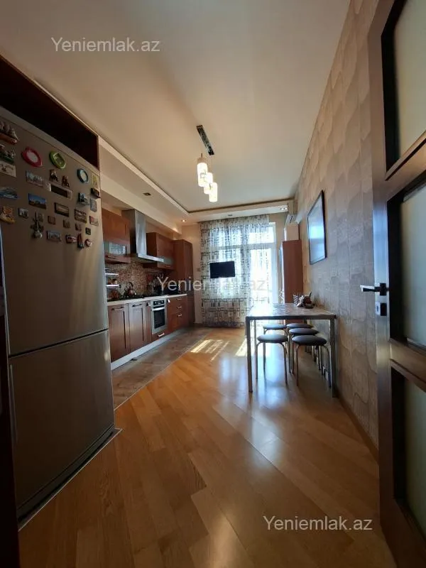 Satılır 3 otaqlı yeni tikili 159 m²