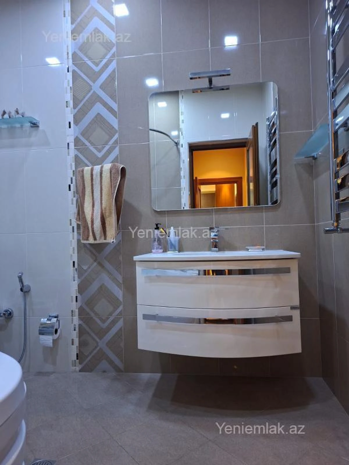 Satılır 3 otaqlı yeni tikili 159 m²