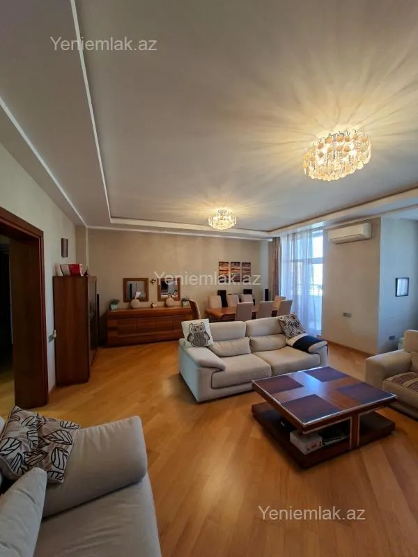 Satılır 3 otaqlı yeni tikili 159 m²