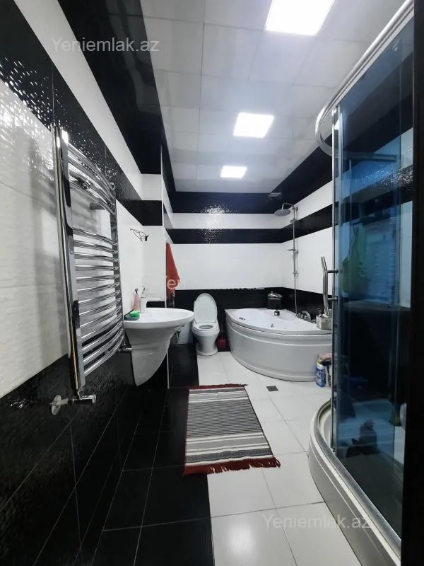 Satılır 3 otaqlı yeni tikili 138 m²