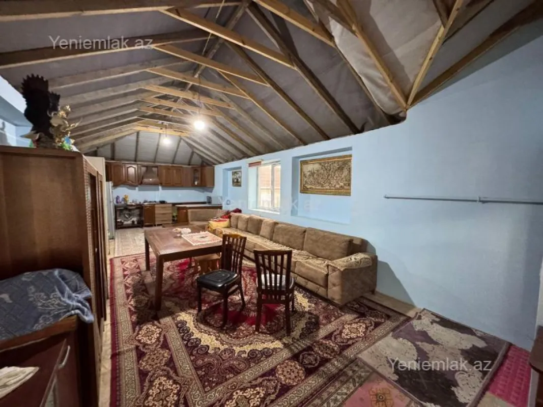 Satılır 6 otaqlı həyət evi 200 m²