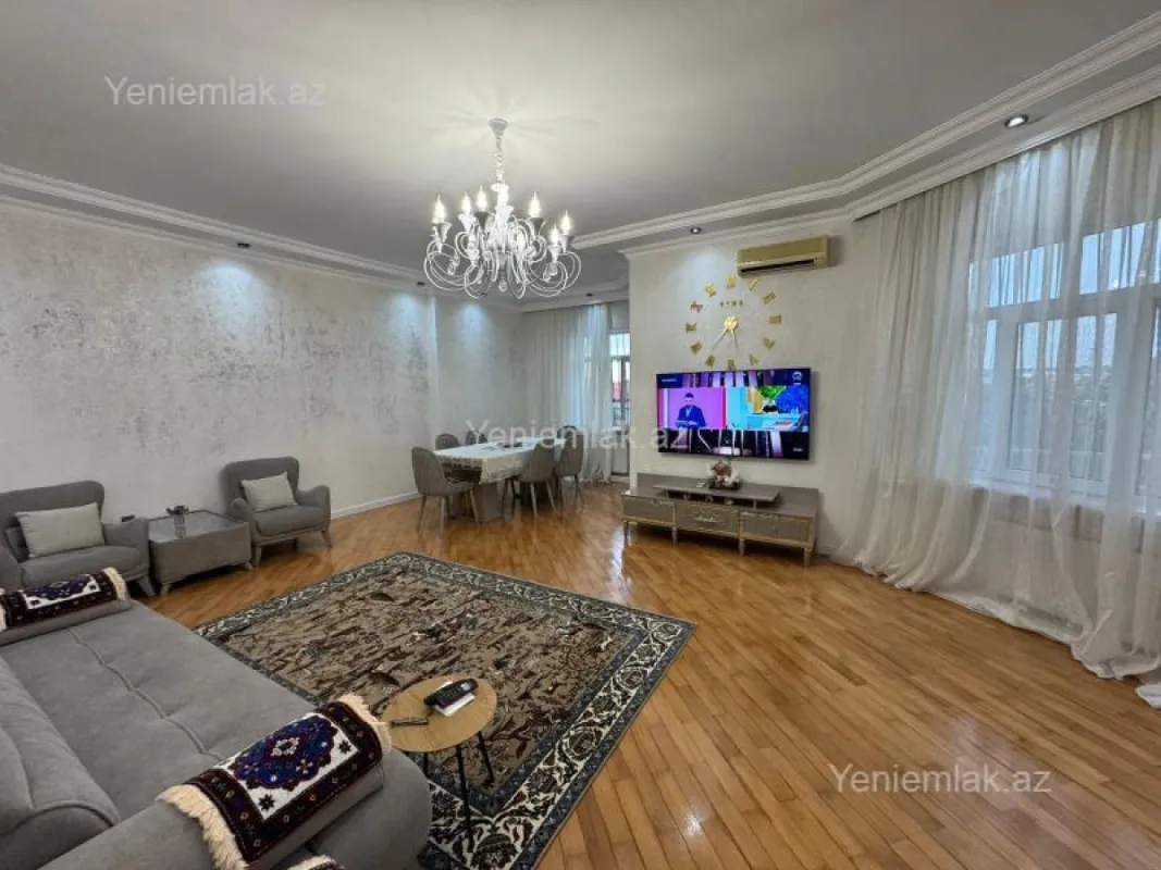 Satılır 6 otaqlı həyət evi 200 m²