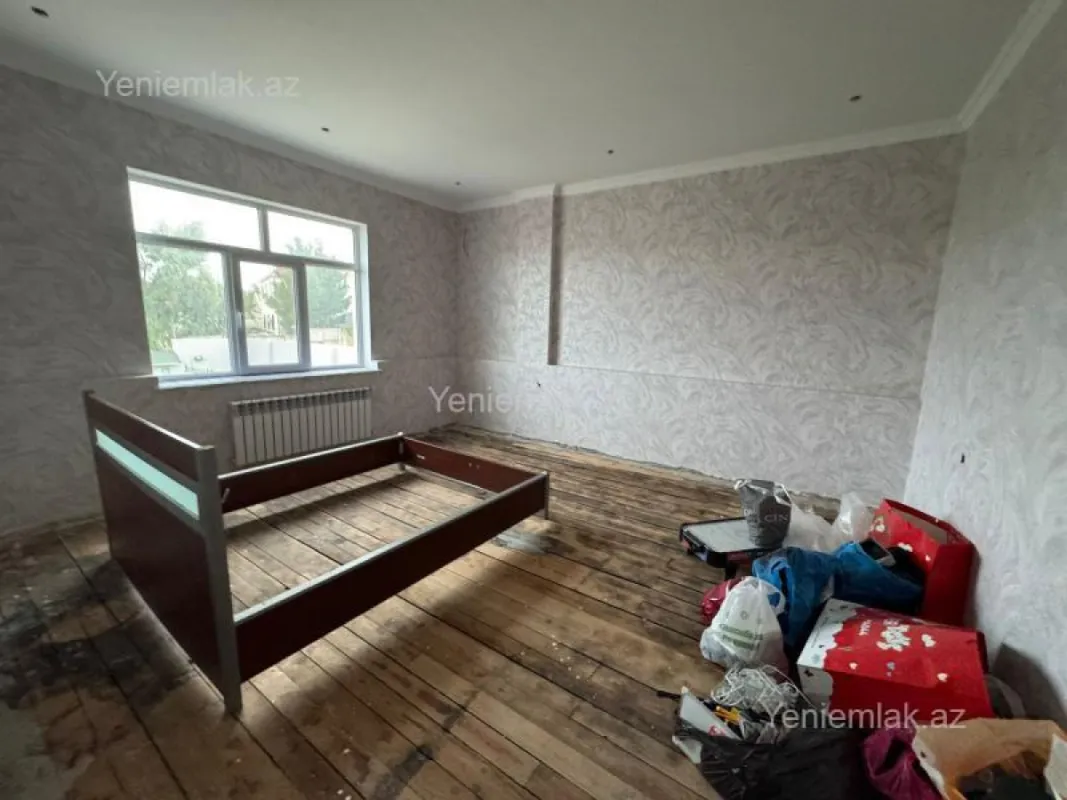 Satılır 6 otaqlı həyət evi 200 m²