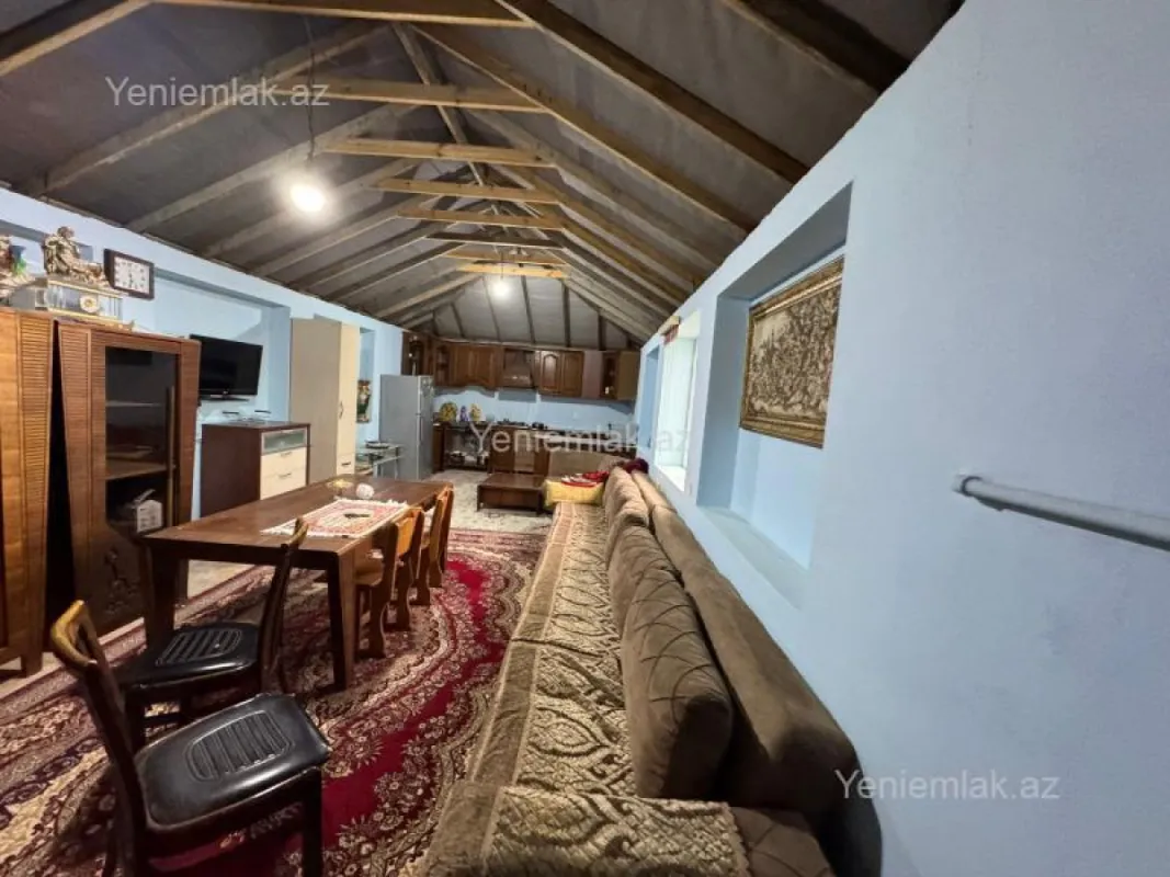 Satılır 6 otaqlı həyət evi 200 m²